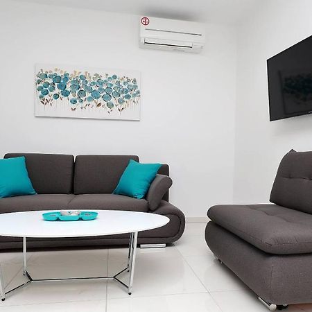 Apartmani "Villa Barbara" Novalja Buitenkant foto