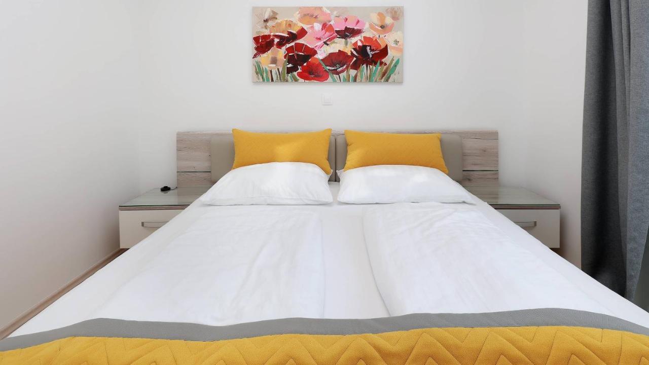 Apartmani "Villa Barbara" Novalja Buitenkant foto