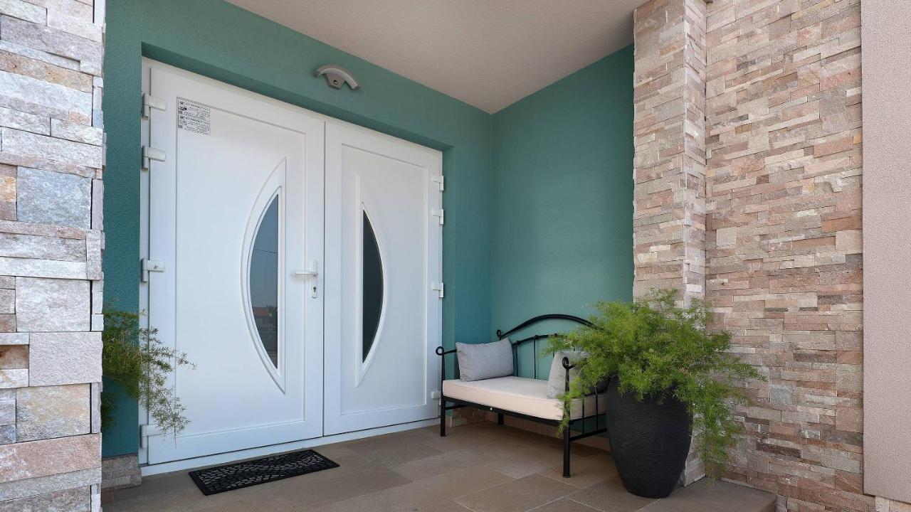 Apartmani "Villa Barbara" Novalja Buitenkant foto