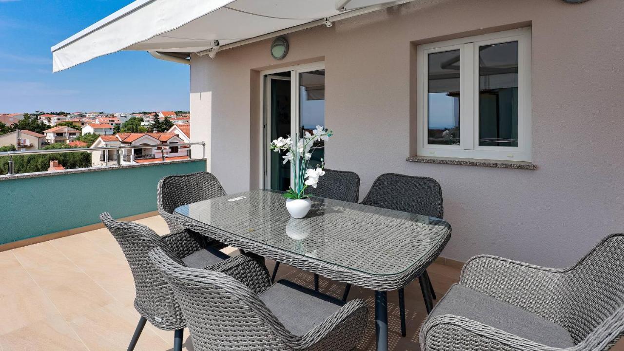 Apartmani "Villa Barbara" Novalja Buitenkant foto