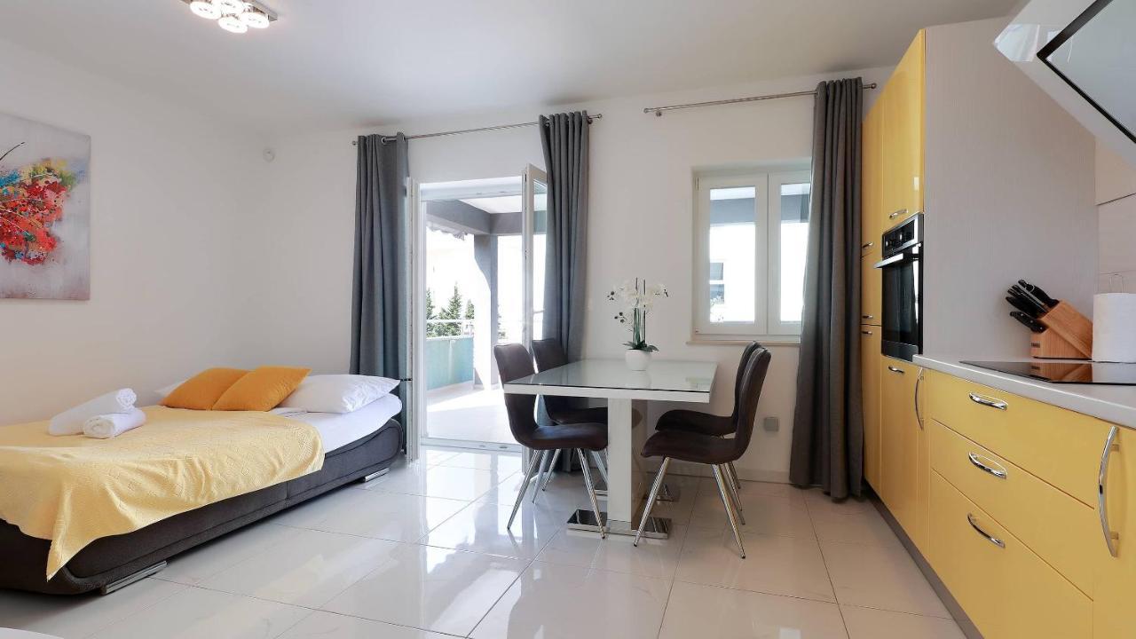 Apartmani "Villa Barbara" Novalja Buitenkant foto