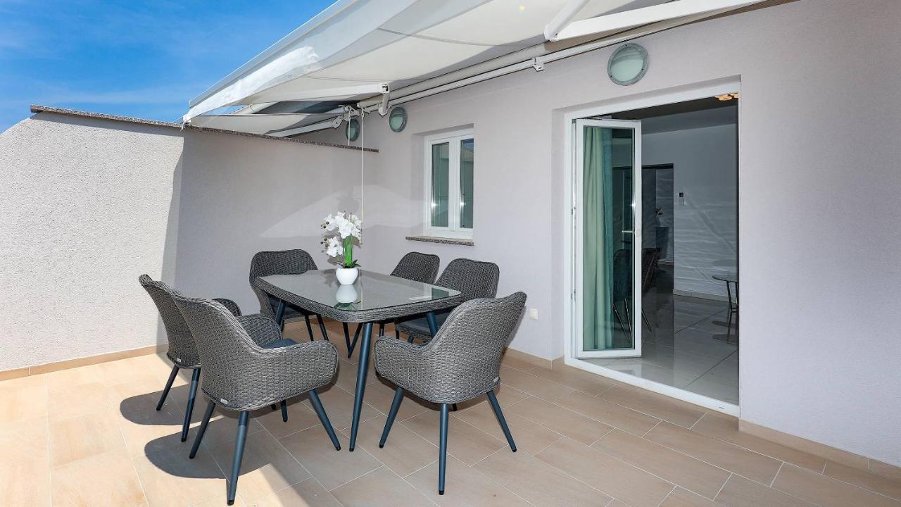 Apartmani "Villa Barbara" Novalja Buitenkant foto