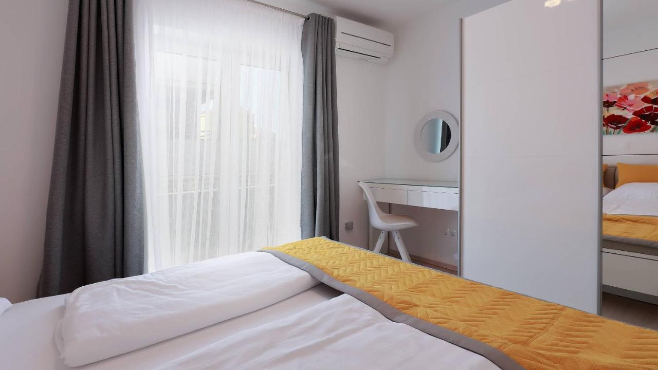 Apartmani "Villa Barbara" Novalja Buitenkant foto